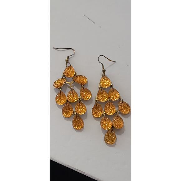 Vintage Golden Textured Drop Earrings - Picture 9 of 10